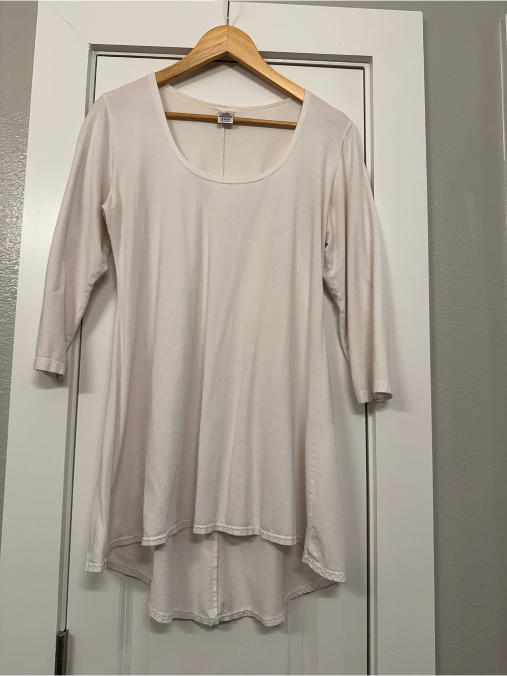 Scoop Neck High-Low Tunic Top - White